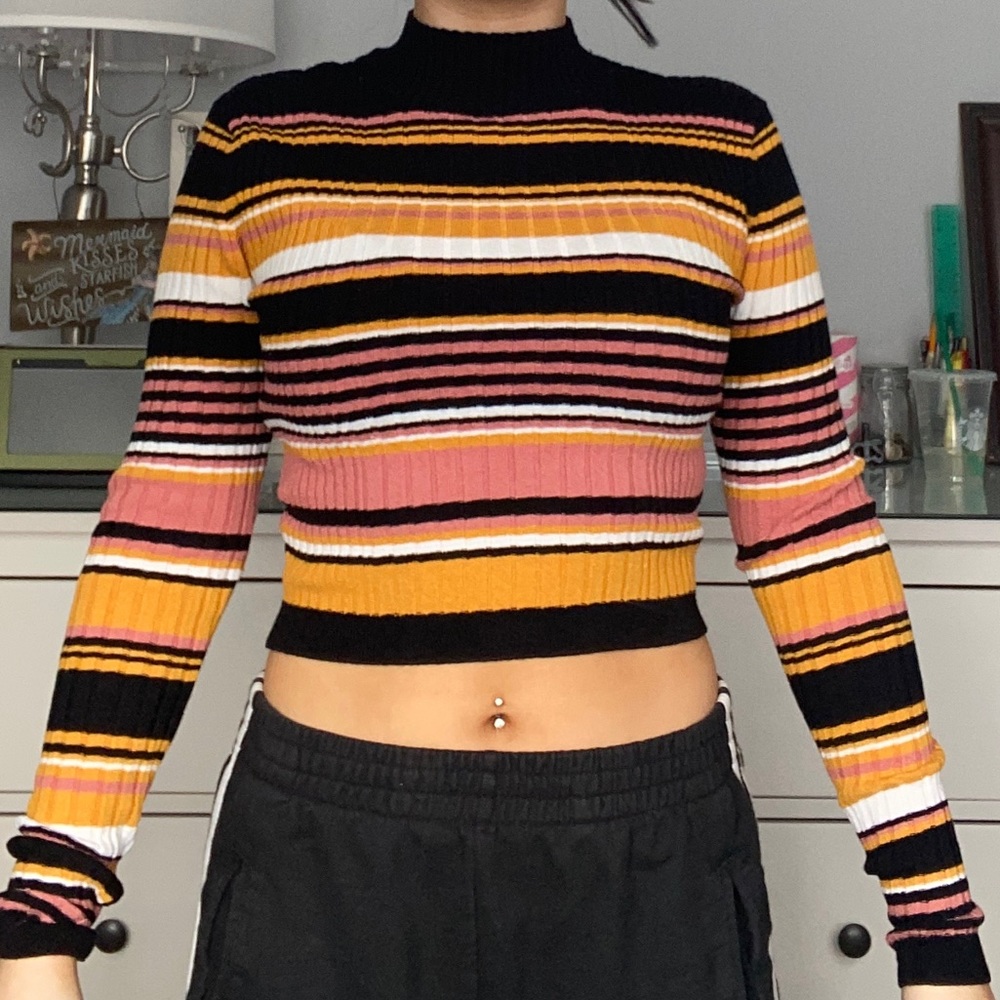 Long sleeve turtleneck crop top